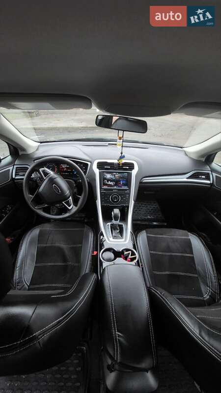 Седан Ford Fusion 2013 в Олександрії