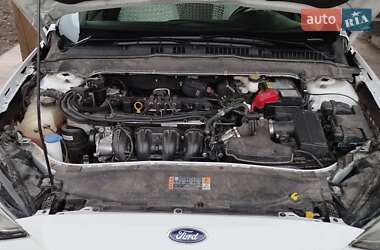 Седан Ford Fusion 2019 в 