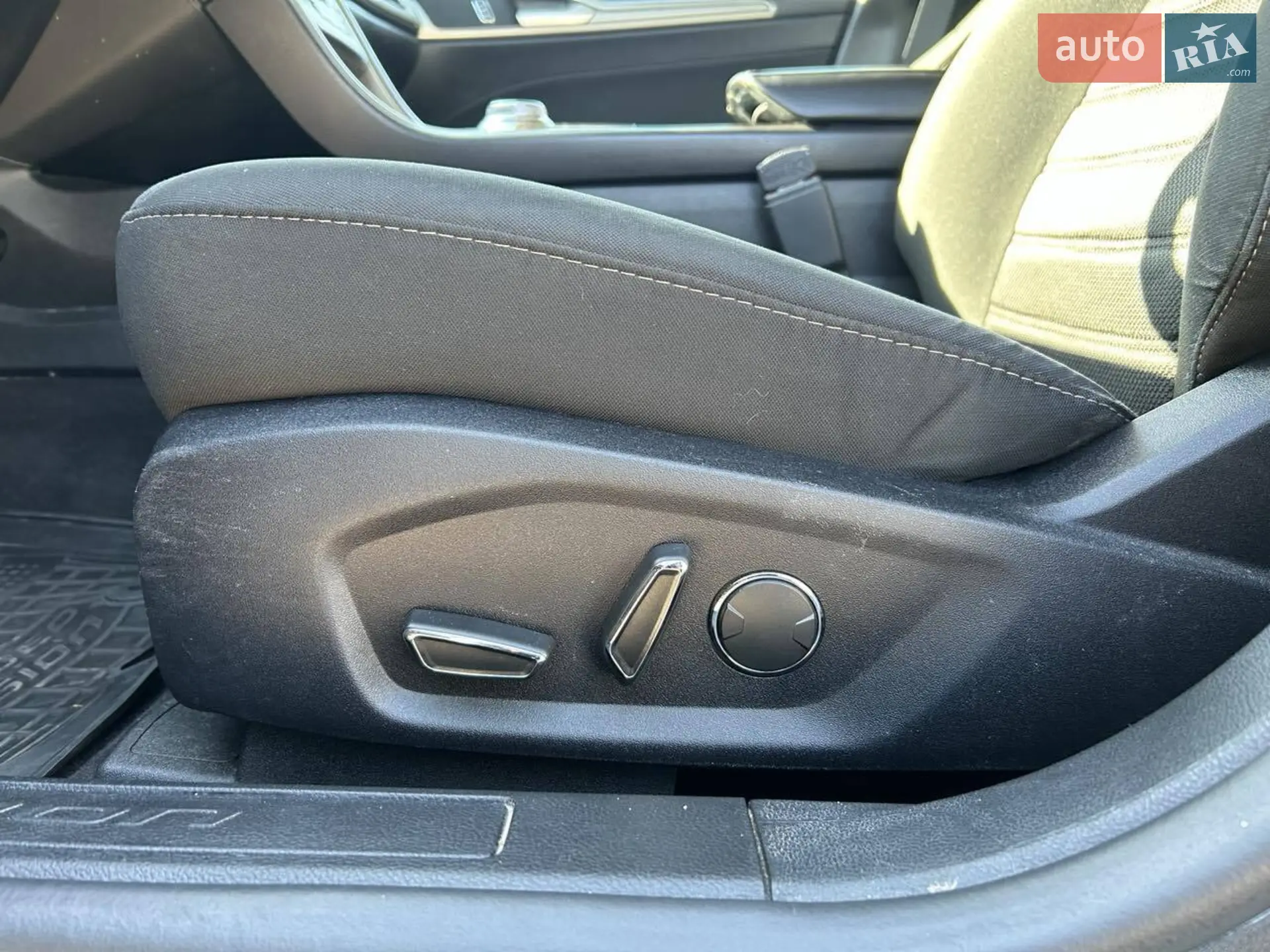 2020 Ford Fusion - мініатюра 25