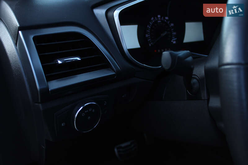 Седан Ford Fusion 2015 в Бориславе