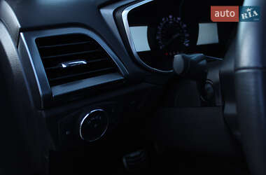 Седан Ford Fusion 2015 в 