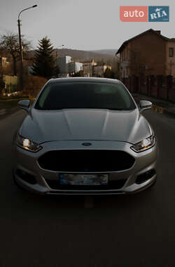 Седан Ford Fusion 2015 в 
