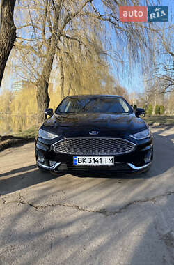 Седан Ford Fusion 2019 в Ровно