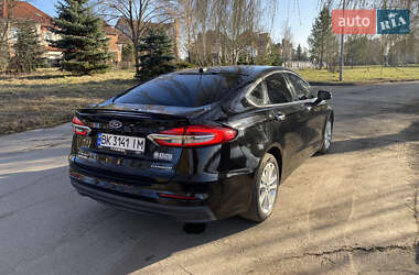 Седан Ford Fusion 2019 в Ровно