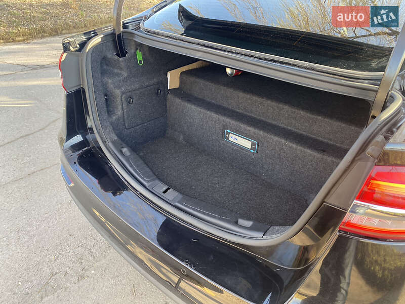 Седан Ford Fusion 2019 в Ровно