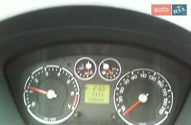 Хэтчбек Ford Fusion 2006 в Сваляве