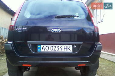 Хэтчбек Ford Fusion 2006 в Сваляве