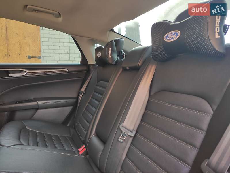 Седан Ford Fusion 2015 в Кропивницком