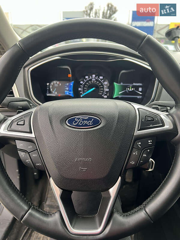 Седан Ford Fusion 2014 в Кривом Роге