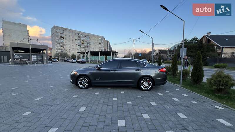 Седан Ford Fusion 2014 в Ужгороде