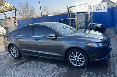 Седан Ford Fusion 2016 в Жовкве