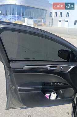 Седан Ford Fusion 2016 в 