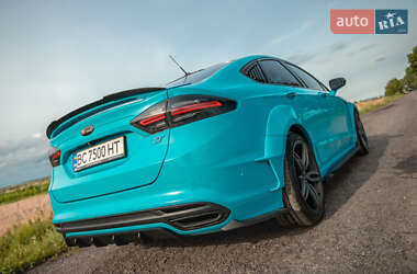 Седан Ford Fusion 2013 в Львове