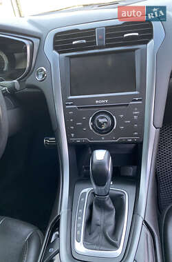 Седан Ford Fusion 2014 в 