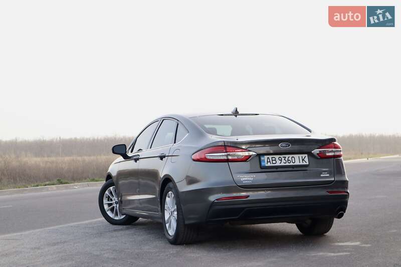 Седан Ford Fusion 2019 в Виннице