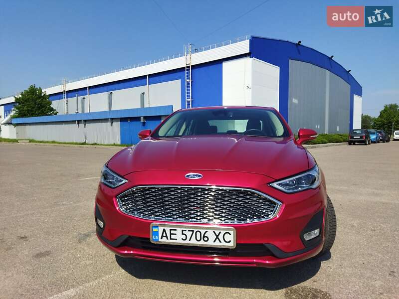 Седан Ford Fusion 2019 в Днепре