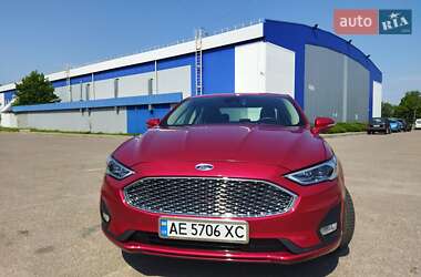 Седан Ford Fusion 2019 в 