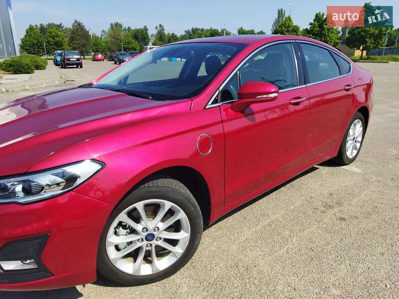 Седан Ford Fusion 2019 в Днепре