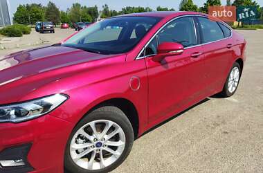 Седан Ford Fusion 2019 в 