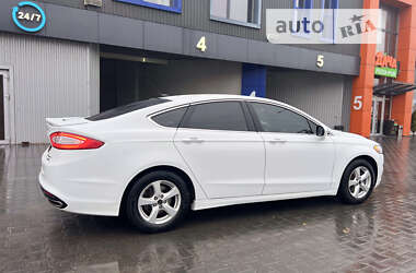 Седан Ford Fusion 2015 в Тернополі