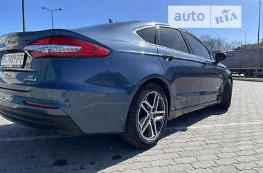 Седан Ford Fusion 2018 в Львове