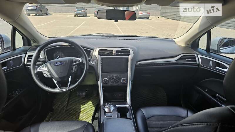 Седан Ford Fusion 2016 в Черкасах