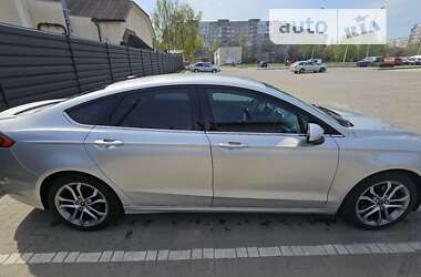 Седан Ford Fusion 2016 в Черкасах