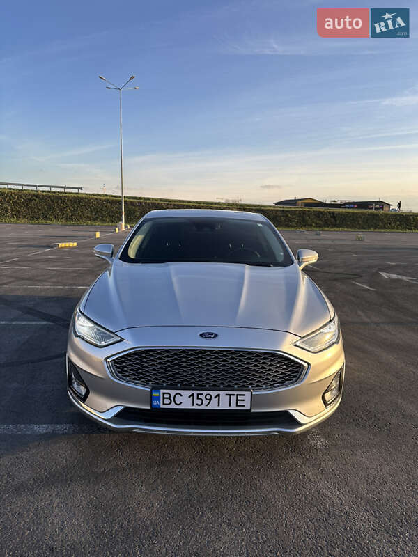 Седан Ford Fusion 2018 в Львове
