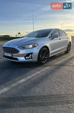 Седан Ford Fusion 2018 в Львове
