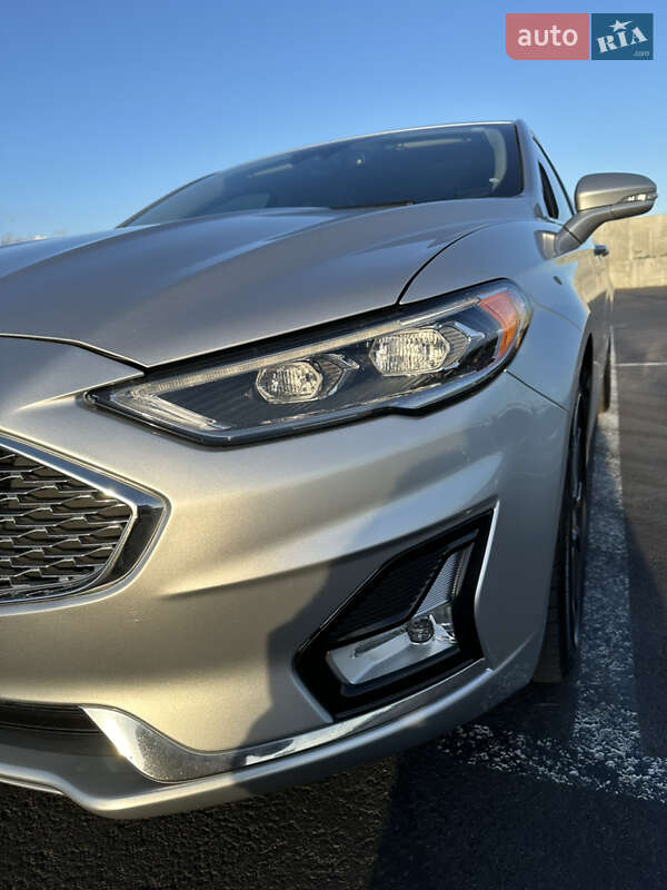 Седан Ford Fusion 2018 в Львове