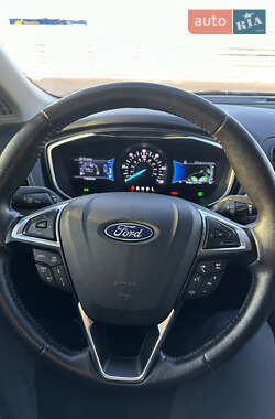 Седан Ford Fusion 2018 в Львове