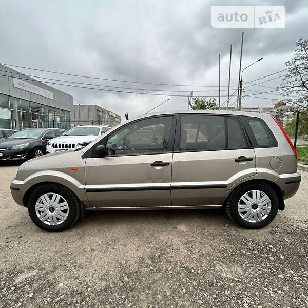 Хэтчбек Ford Fusion 2002 в Сумах
