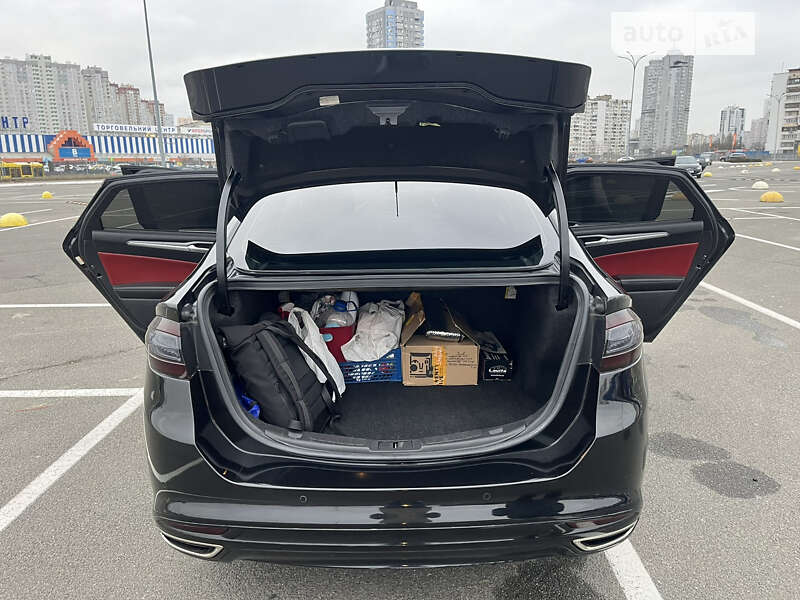 Седан Ford Fusion 2015 в Києві