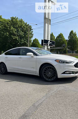 Седан Ford Fusion 2016 в Львове