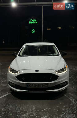 Седан Ford Fusion 2017 в 