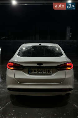 Седан Ford Fusion 2017 в 