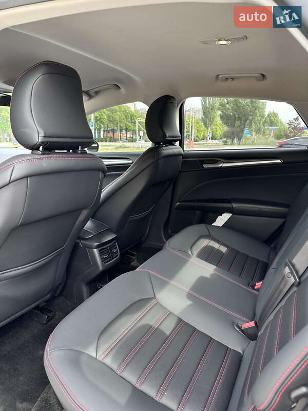 Седан Ford Fusion 2015 в Запоріжжі