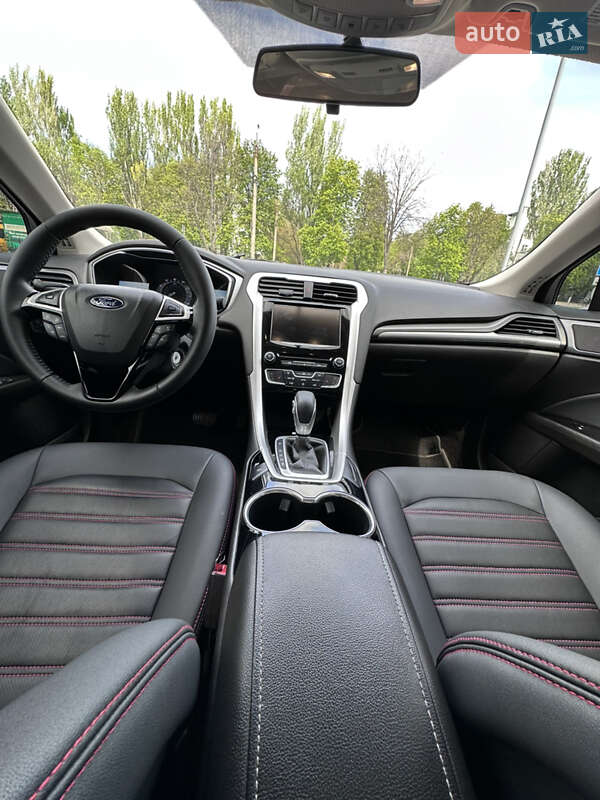 Седан Ford Fusion 2015 в Запоріжжі