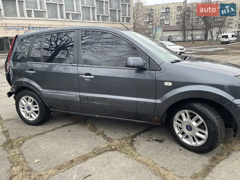 Хэтчбек Ford Fusion 2008 в 