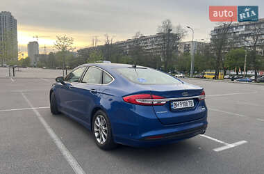 Седан Ford Fusion 2017 в 