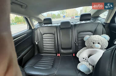 Седан Ford Fusion 2017 в 