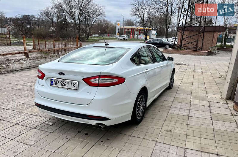Седан Ford Fusion 2015 в Львові