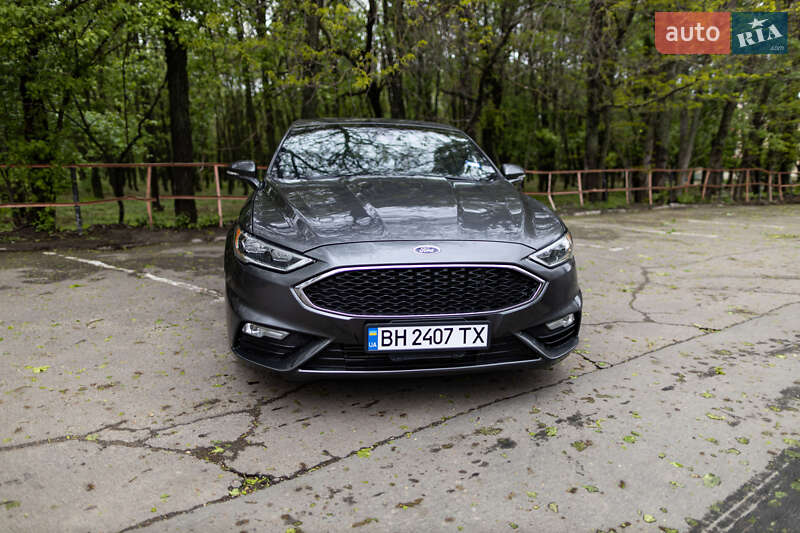 Седан Ford Fusion 2017 в Одесі