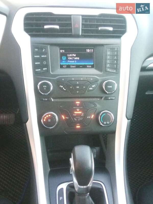 Седан Ford Fusion 2015 в Львове