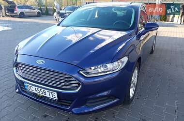 Седан Ford Fusion 2015 в 