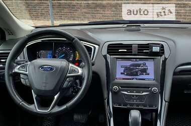 Седан Ford Fusion 2013 в Одесі