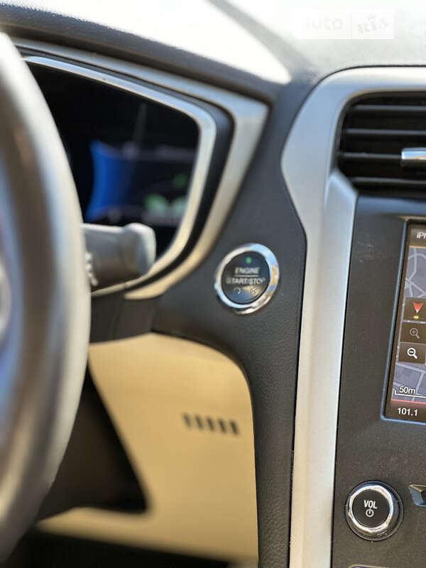 Седан Ford Fusion 2016 в Харькове