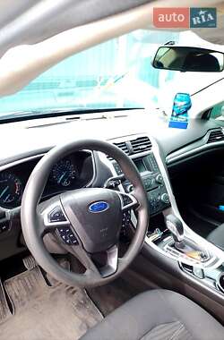 Седан Ford Fusion 2015 в 