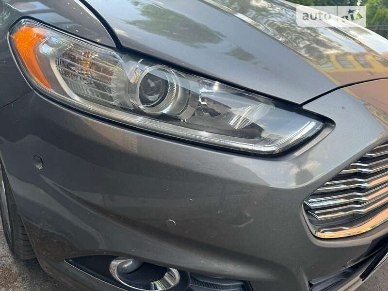 Седан Ford Fusion 2013 в Луцьку