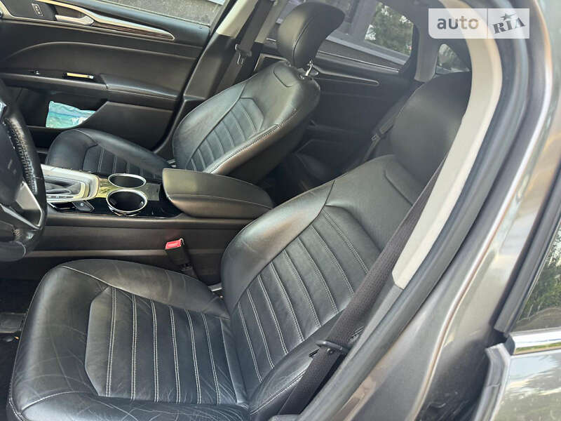 Седан Ford Fusion 2013 в Луцьку
